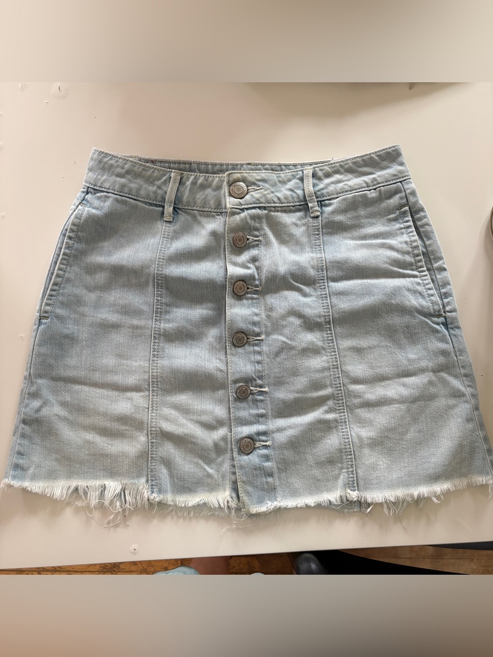 American Eagle Light Blue Button-Front Distressed Denim Mini Skirt Size 2